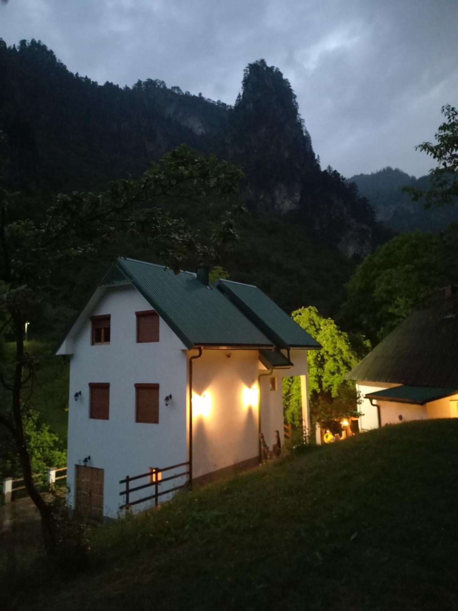 Vila Montana Dobrilovina Екстер'єр фото